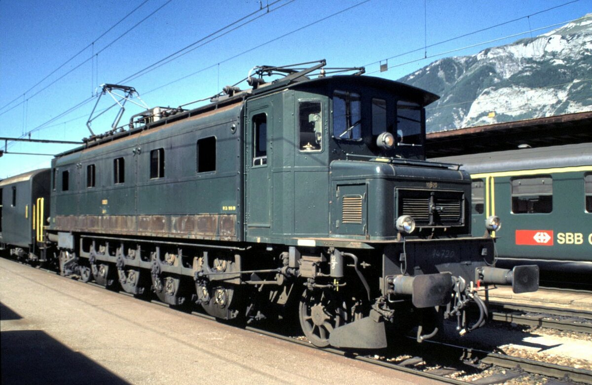 SBB Ae 4/7 Nr.10 920 in Chur im August 1990.