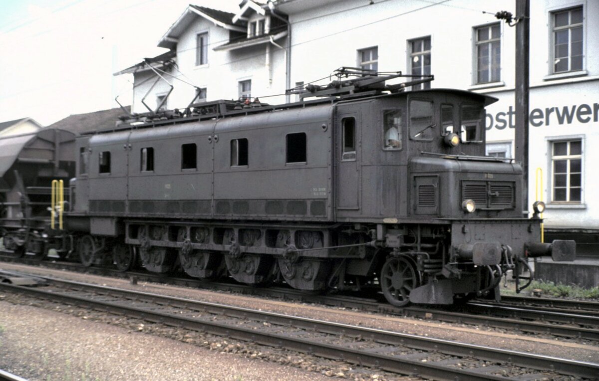 SBB Ae 4/7 Nr.11 025 in Horn bei Rorschach im August 1991.