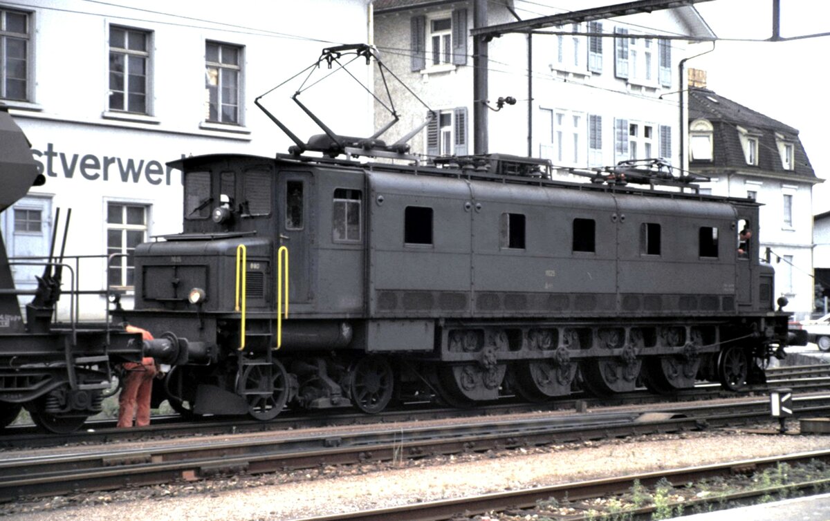 SBB Ae 4/7 Nr.11 025 in Horn bei Rorschach im August 1991.
