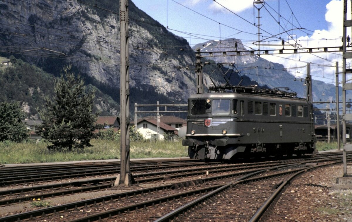 SBB Ae 6/6 Nr. 11 416 in Erstfeld am 14.06.1980.