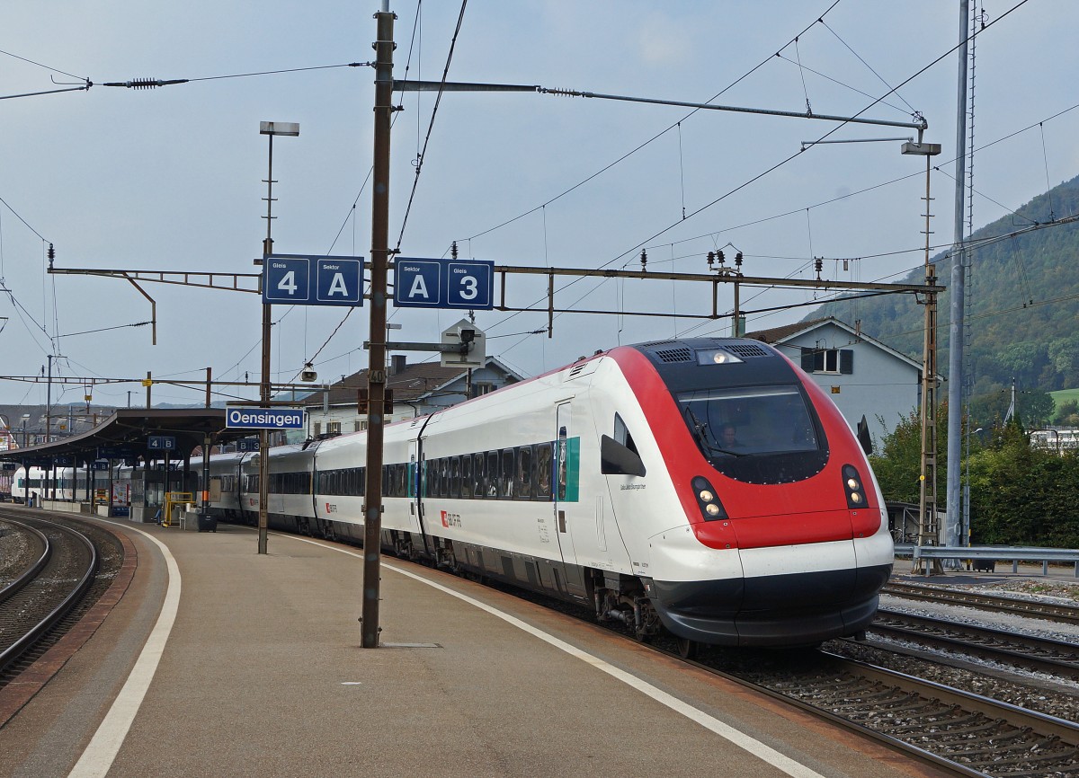 SBB: Biel-Konstanz mit ICN anstatt EW-lV oder gar EW ll-Pendel. RABDe 500 033 6 mit IR 2119 bei der Ausfahrt Oensingen am 11. September 2014.
Foto: Walter Ruetsch