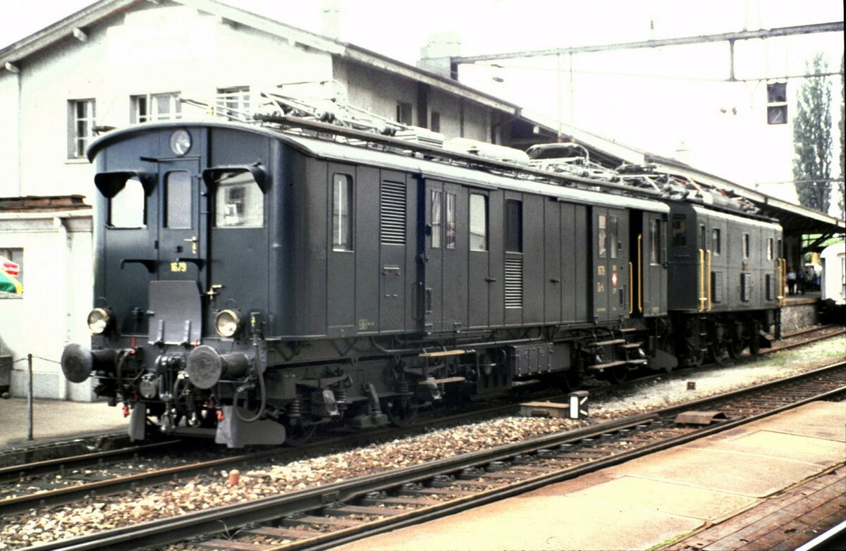 SBB De 4/4 Nr.1679 und Ae 3/5 Nr.10 217 in Rorschach Hafen am 06.09.1998.