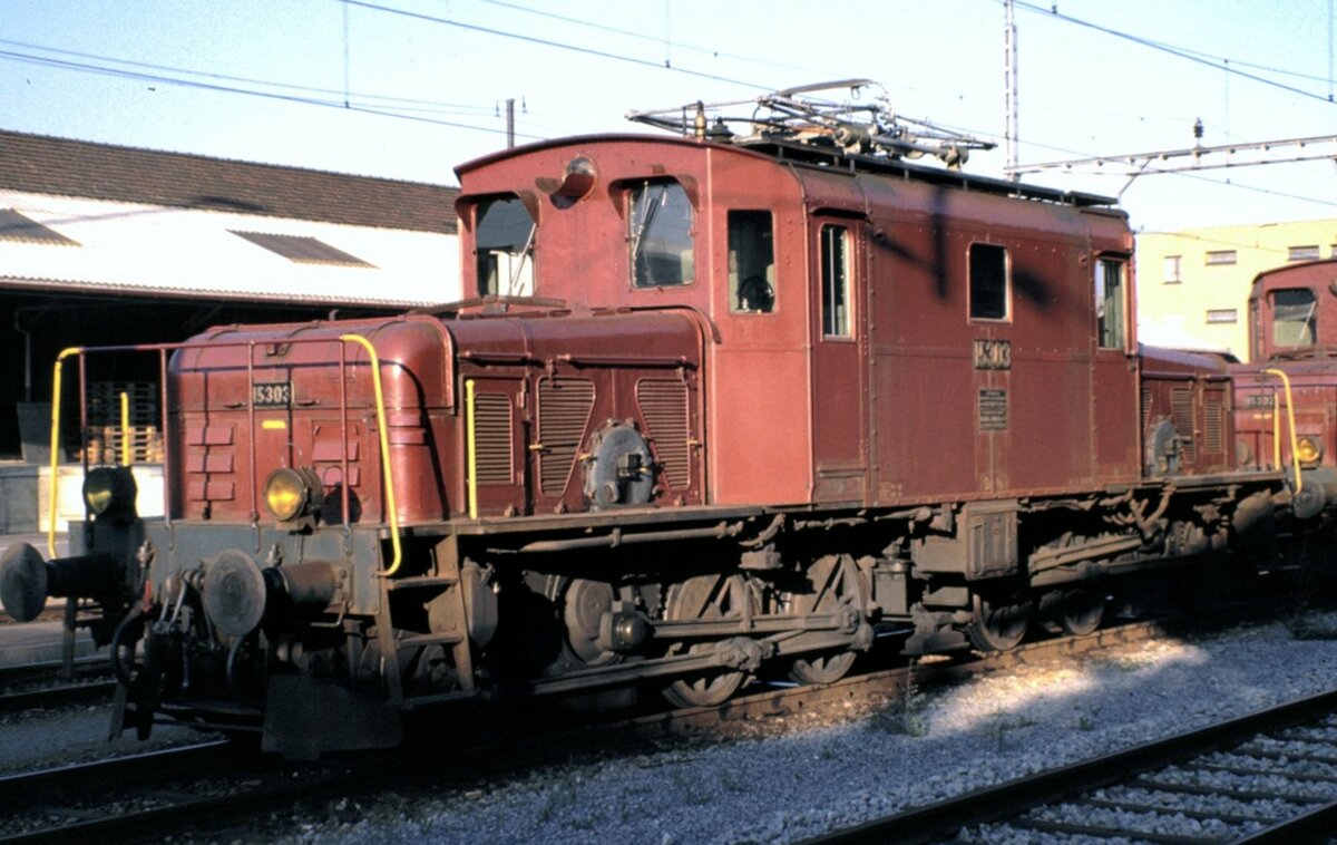 SBB De 6/6 Nr.15 303 Seetalkrokodil in Lenzburg am 24.08.1980.