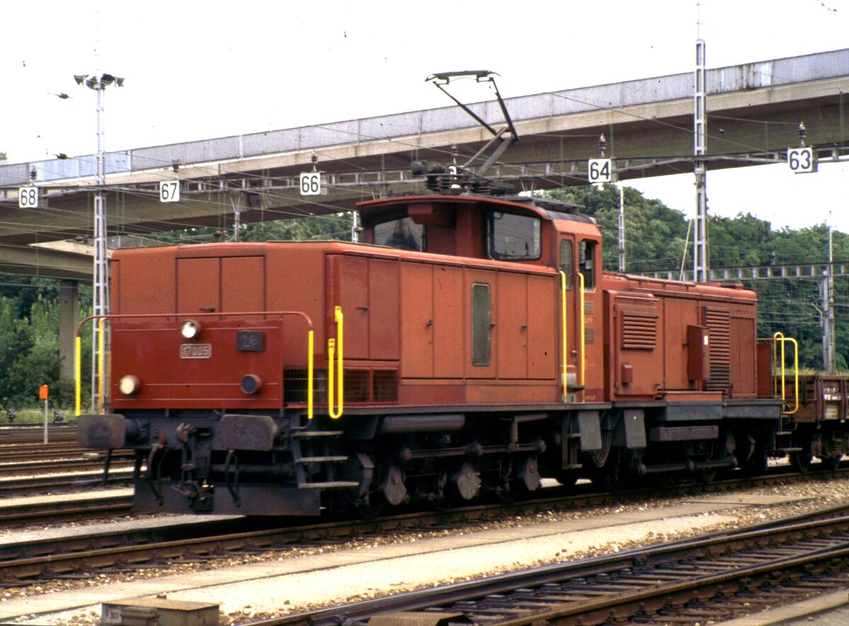 SBB Eem 6/6 Nr.17 005 in Basel Muttenz im Mai 1985