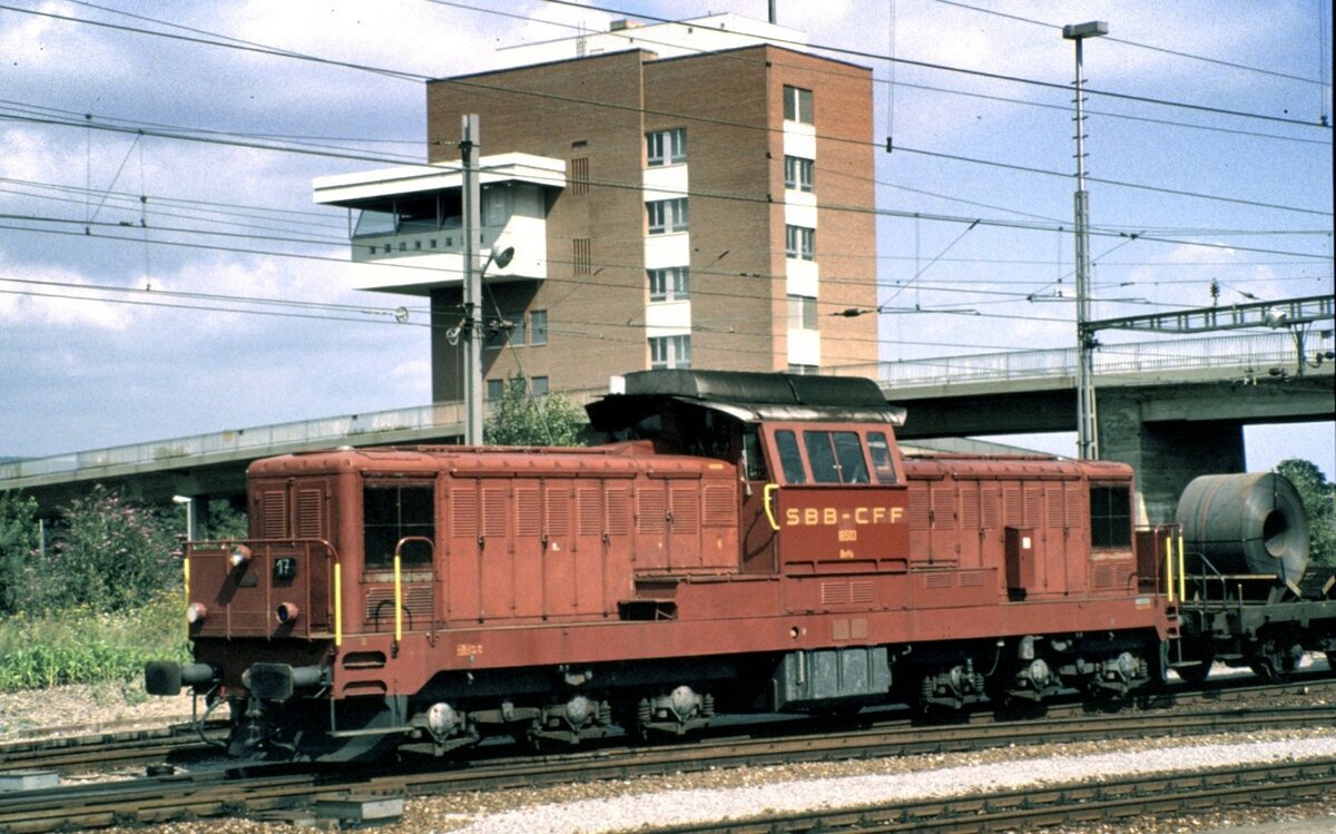 SBB Em 6/6 Nr.18 503 in Muttenz/Basel am 23.08.1980.