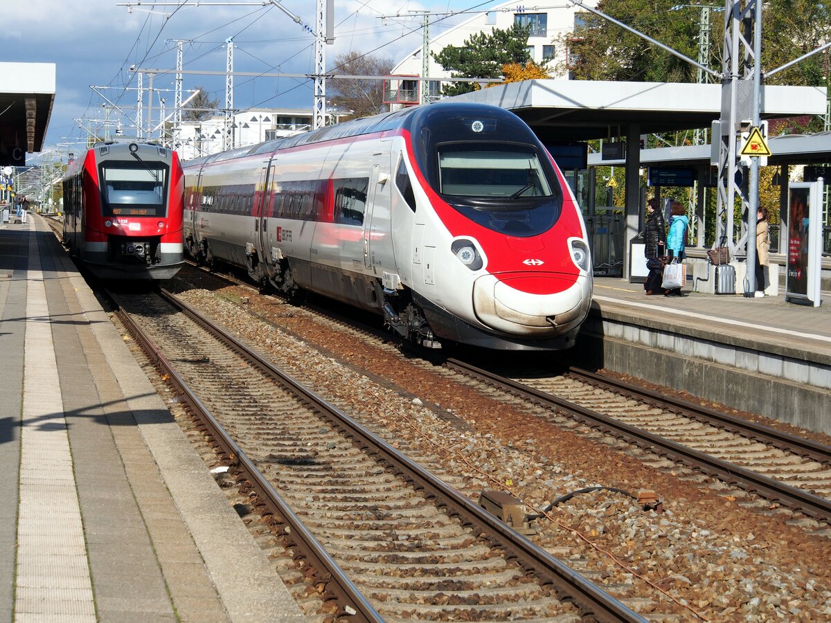 SBB ETR 610 (RABe 507) und 623 036 R 57 in Memmingen am 23.10.2021.