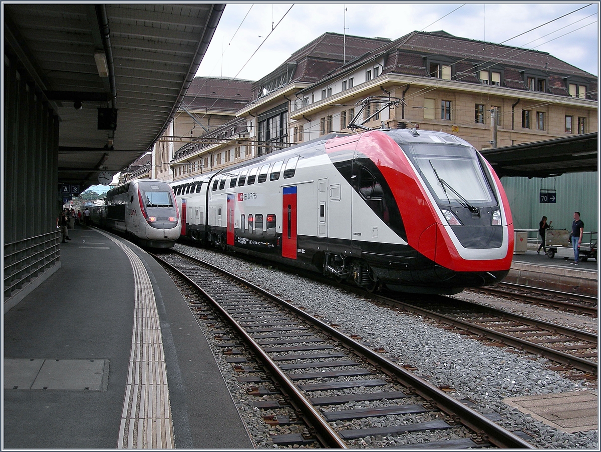 SBB RABe 502 auf Testfahrt und TGV Lyria in Lausanne.
15. Aug. 2017