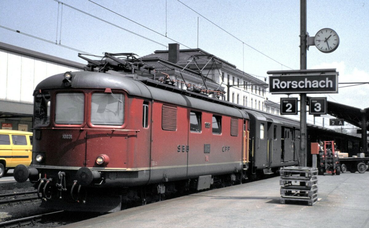 SBB Re 4/4 I Nr.10 031 in Rorschach im Mai 1991.