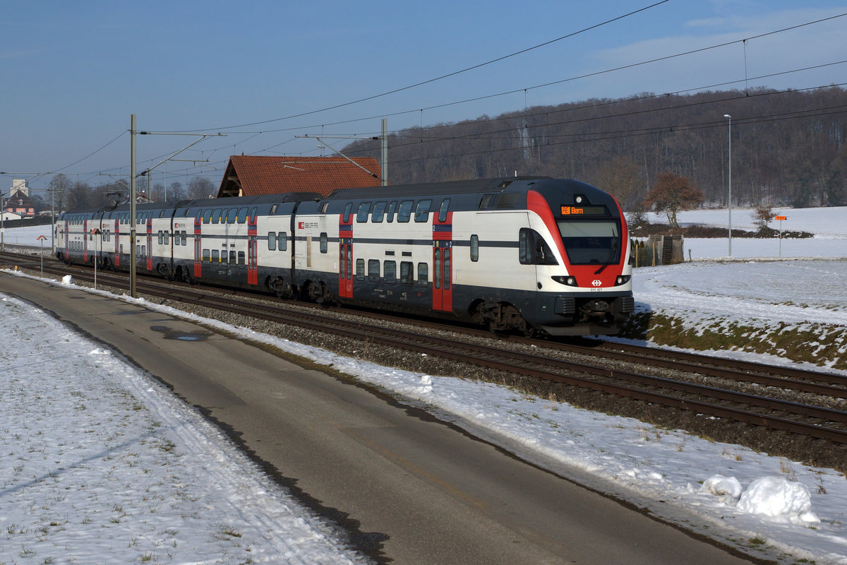 SBB: RE Olten-Bern mit dem RABe 511 107 bei Bettenhausen am 28. Februar 2017.
Foto: Walter Ruetsch