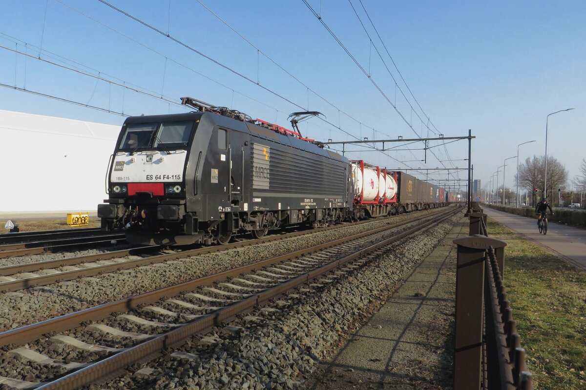 SBBCI 189 115 steht am 5 März 2022 abfahrtbereit in Blerick. 
