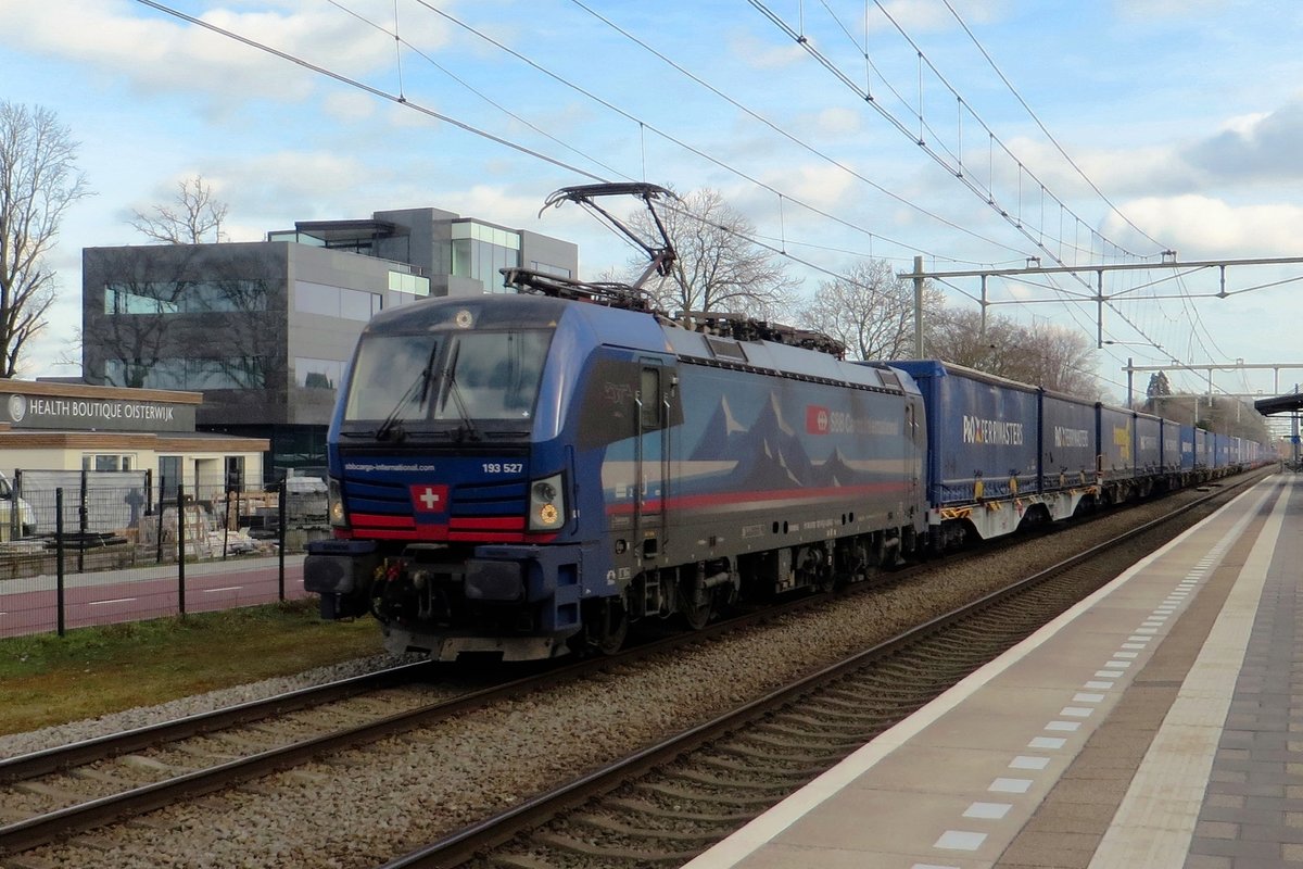 SBBCI 193 527 zieht am 23 Februar 2021ein KLV durch Oisterwijk.