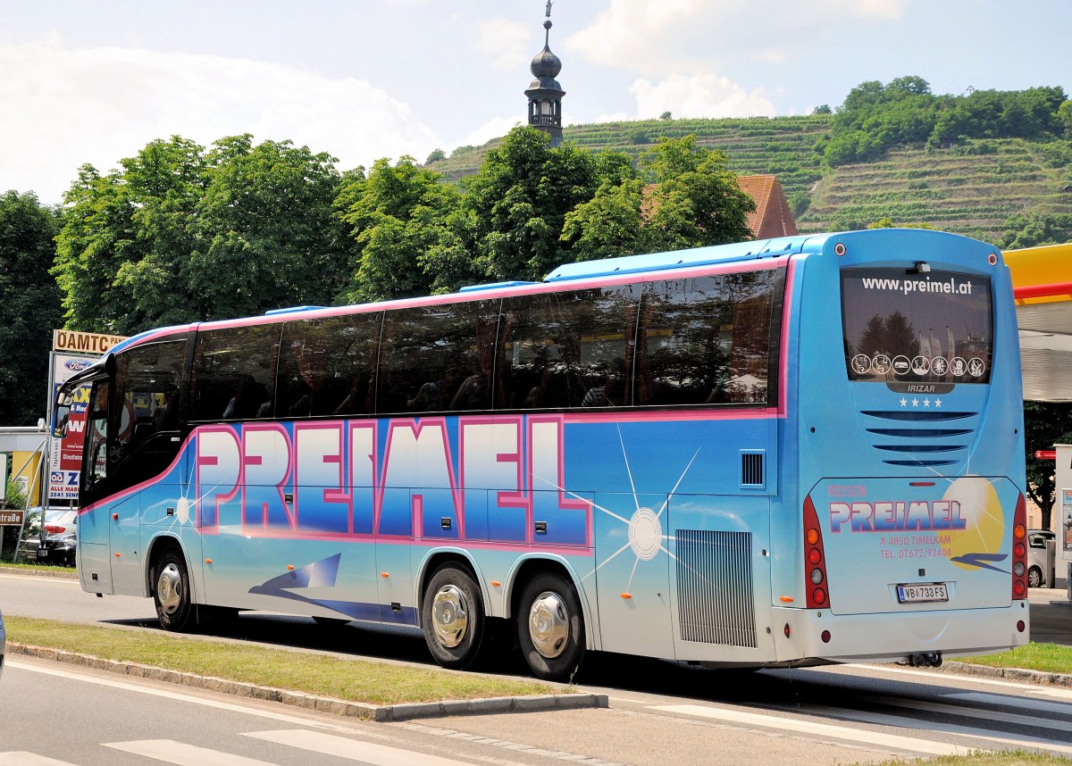 SCANIA CENTURY von PREIMEL Reisen aus sterreich am 10.7.2013 in Krems unterwegs.