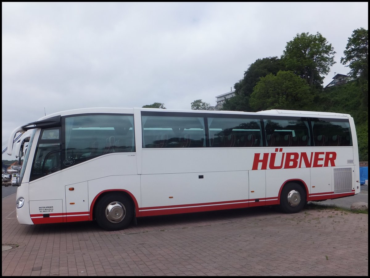 Scania Irizar von Hübner aus Deutschland im Stadthafen Sassnitz.