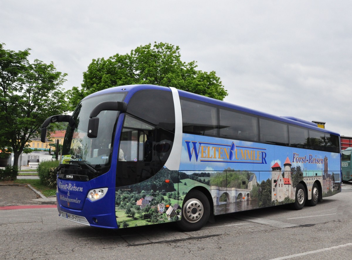Scania Omnia Express von F�rst Reisen aus der BRD am 21.5.2015 in Krems.