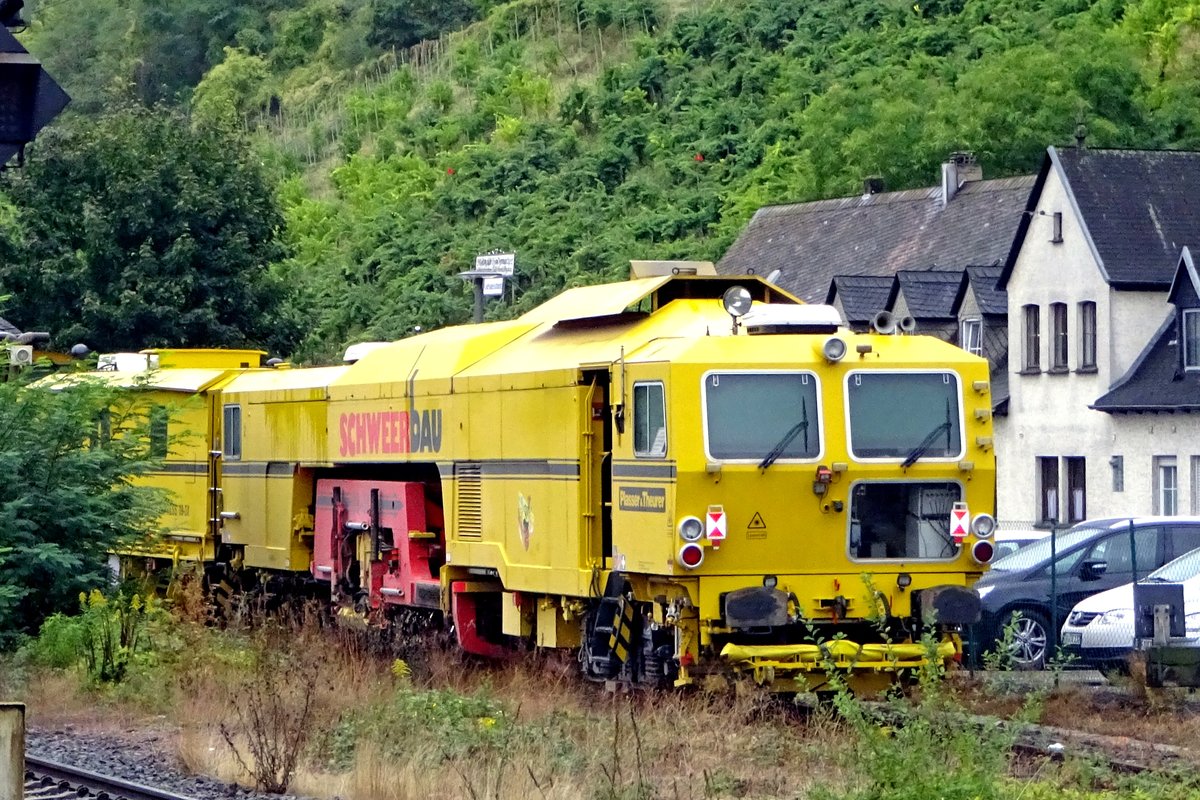 Schweerbau 09-3X steht am 23 September 2019 in Cochem abgestellt.