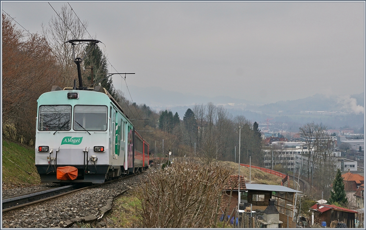 Seit dem 2. April 2018 Geschichte: Die AB in der  Ruckhalde. Ab Oktober wird die Strecke durch einen neuen Tunnel Zahnstangenlos direkt zum Bahnhof von St.Gallen fhren.
Ausrangiert werden auch die Bhe 4/4 11-16, das Bild zeigt den Bhe 4/4 15.
17. Mrz 2018
