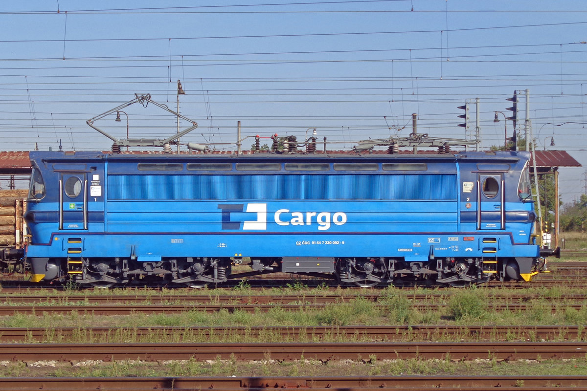 Seitenblick auf CD Cargo 230 092 in Sturovo am 12 September 2018.