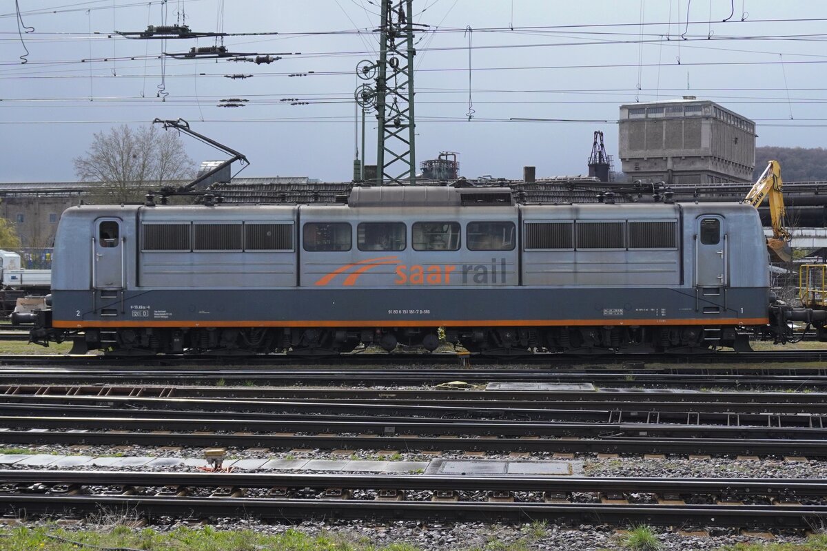 Seitenblick auf SaarRail 151 161 am 31 März 2026 in Völklingen -die Einsätze dewr Reihe 151 sollen auch hier rach zum Ende gehen.