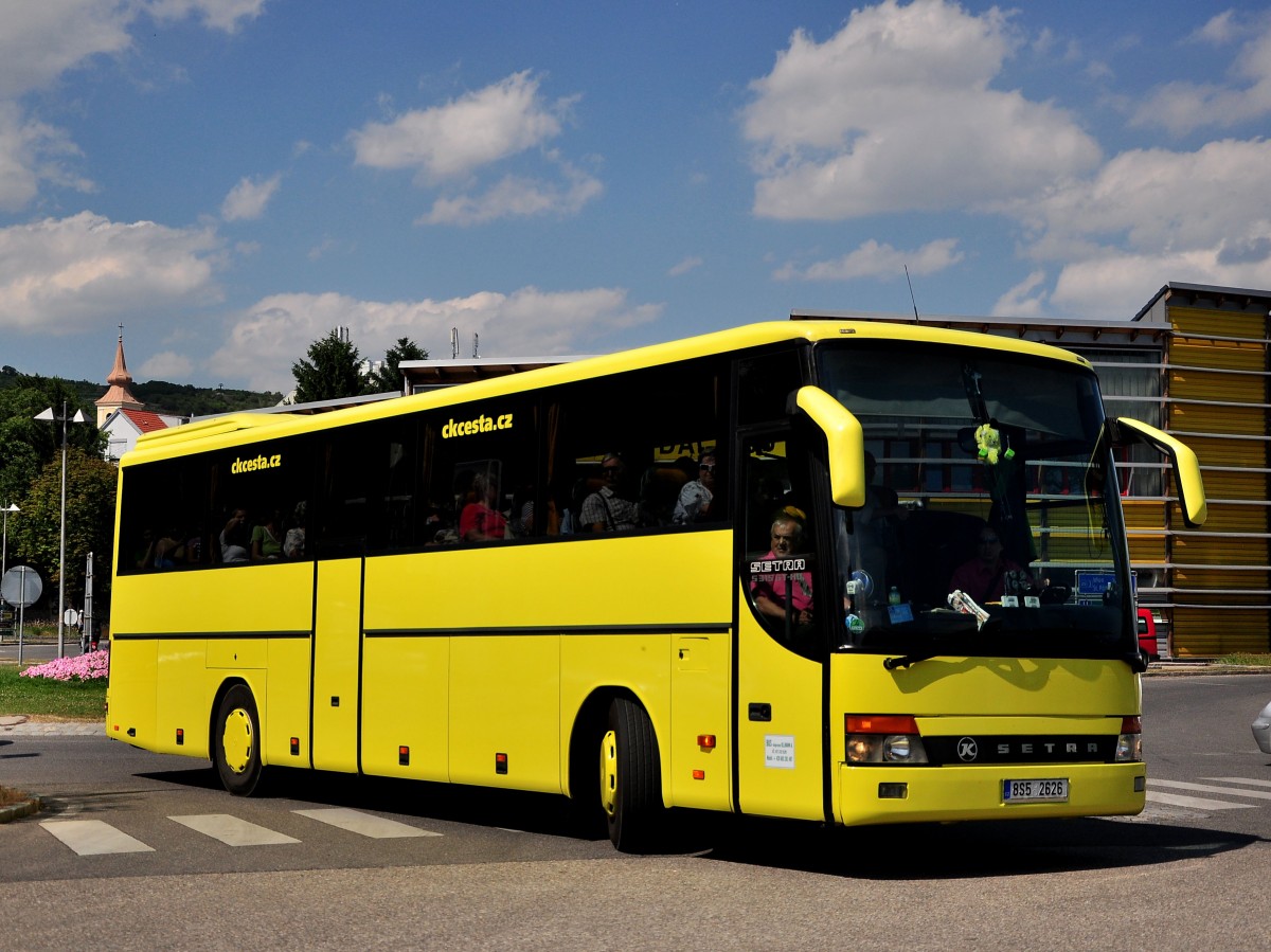 Setra 300er-Serie aus der CZ am 23. Juni 2014 in Krems gesehen.