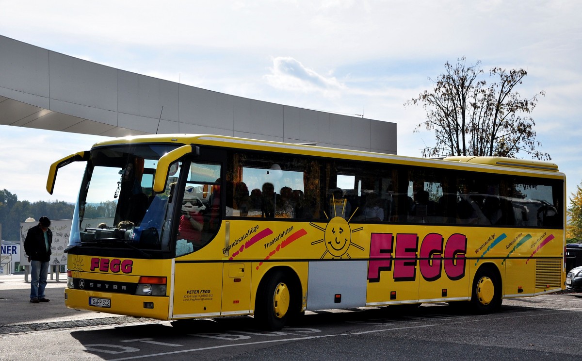 Setra 300er-Serie von Peter Fegg Reisen / BRD im Herbst 2013 in Krems gesehen.