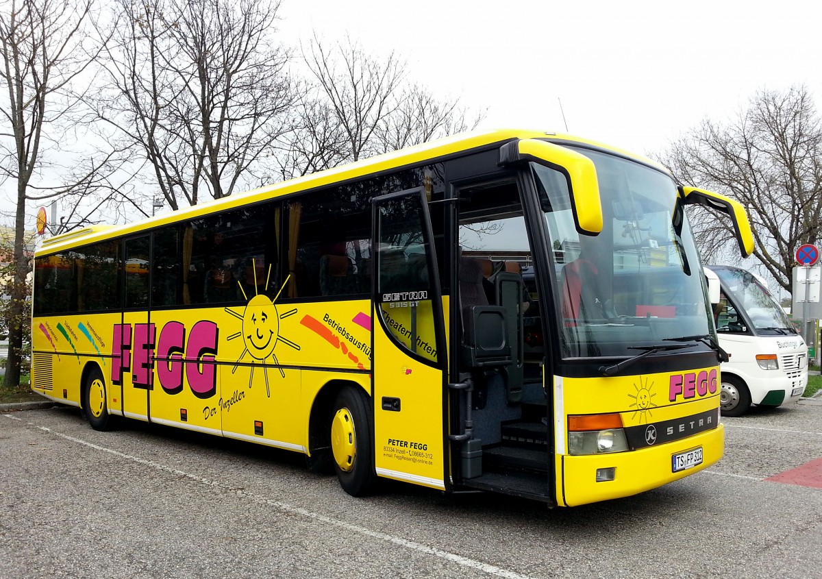 Setra 315 GT von Fegg Reisen aus der BRD am 25.10.2014 in Krems gesehen.