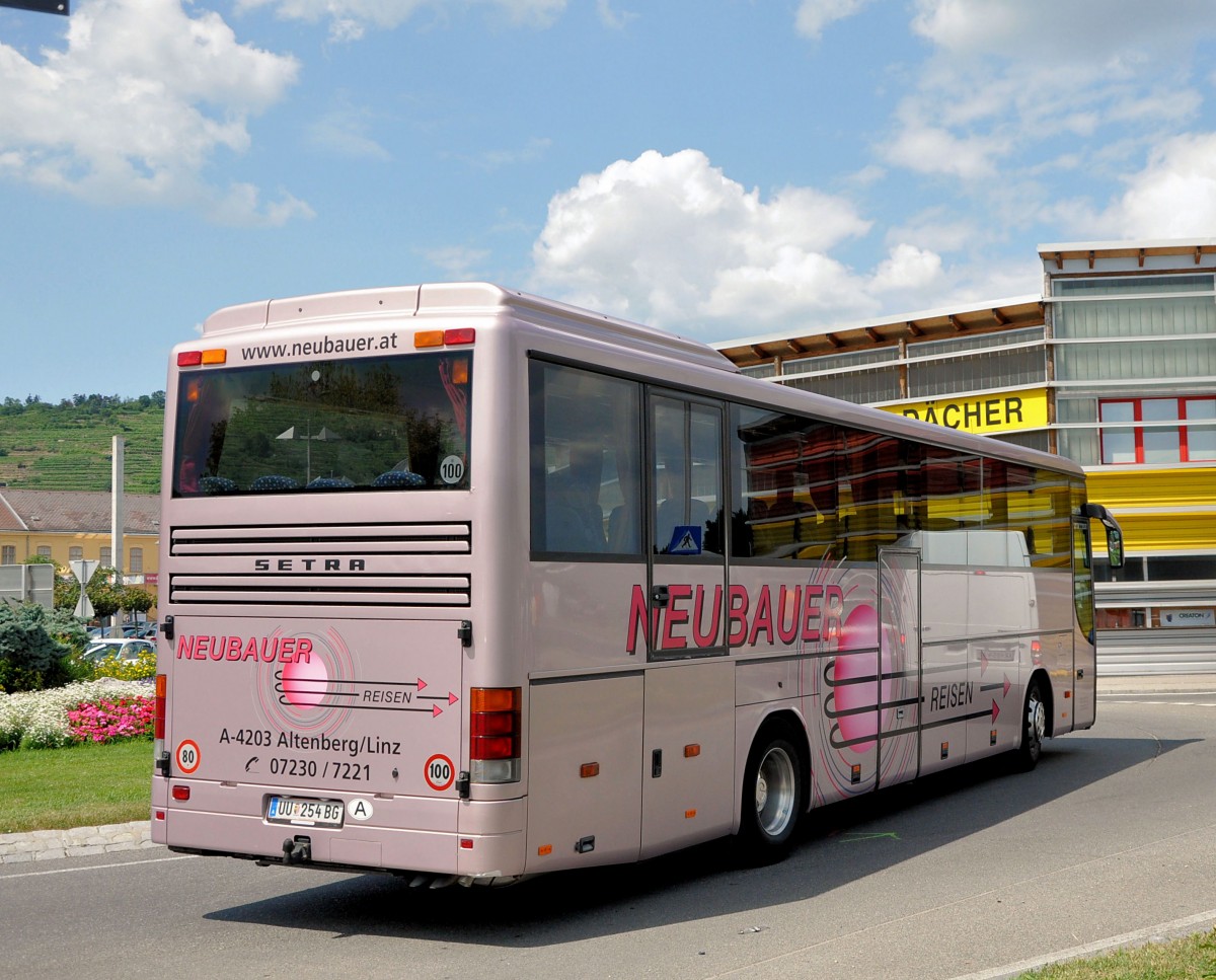 SETRA 315 GT-HD von NEUBAUER Reisen / �sterreich im Juli 2013 in Krems an der Donau.