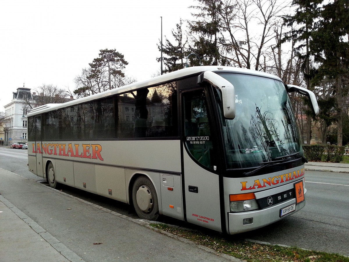 Setra 315 GT von Langthaler/�sterreich im Dez.2013 in Krems gesehen.