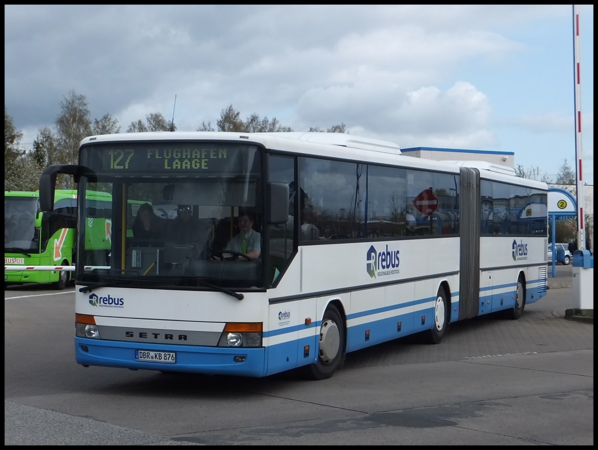 Setra 321 UL von Regionalbus Rostock in Rostock.