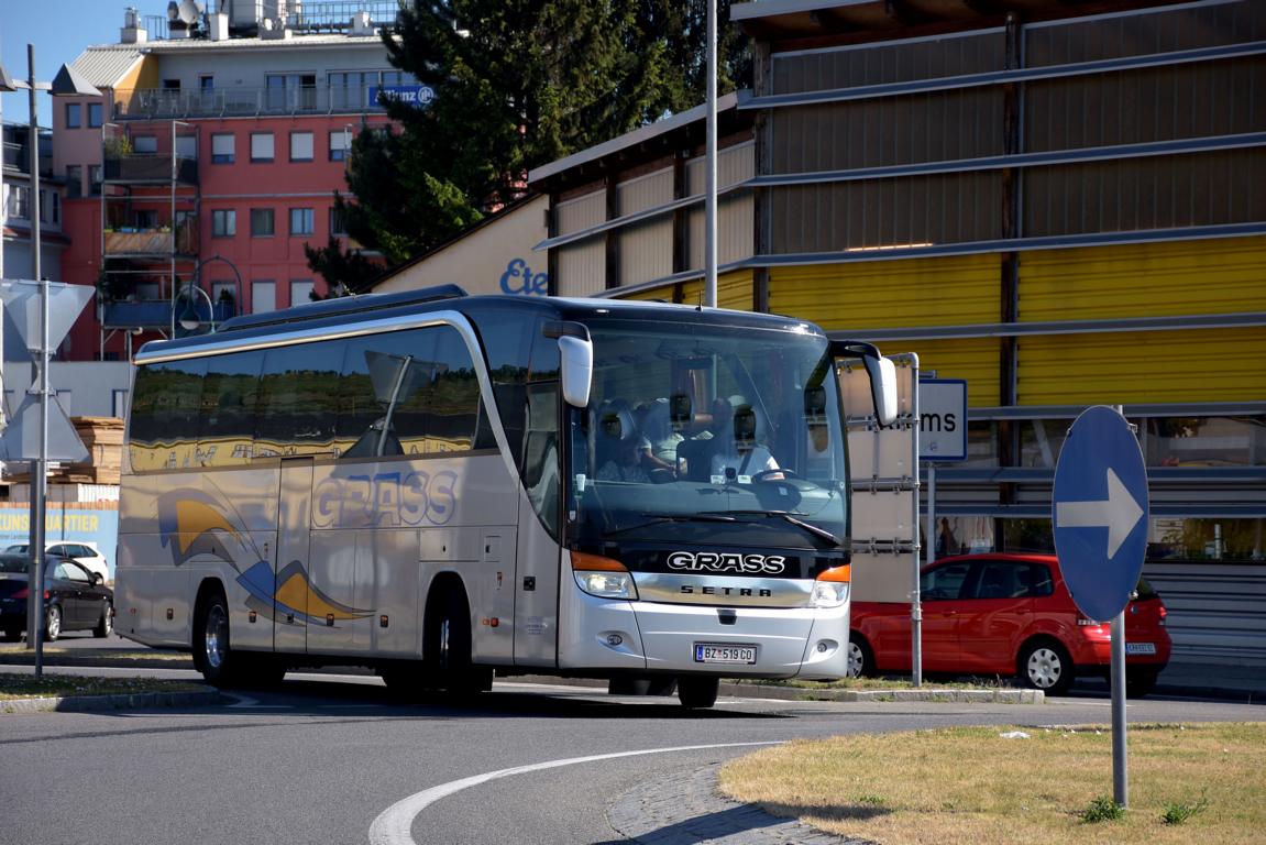 Setra 400er-Serie von GRASS Reisen aus �sterreich 06/2017 in Krems.