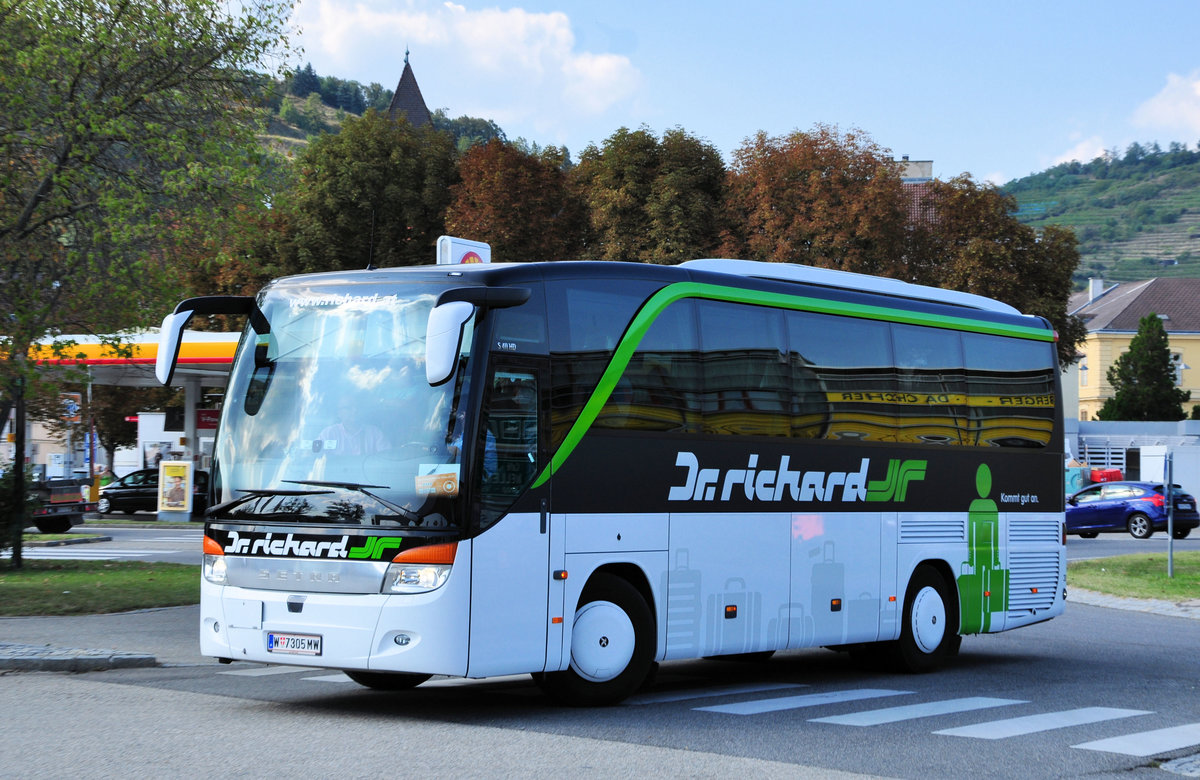 Setra 411 HD von Dr. Richard Reisen aus �sterreich in Krems.