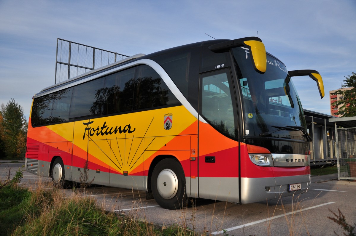 Setra 411 HD von Fortuna Reisen / �sterreich im Okt.2013 in Krems gesehen.