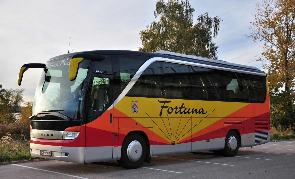 Setra 411 HD von Fortuna Reisen / �sterreich im Okt.2013 in Krems gesehen.