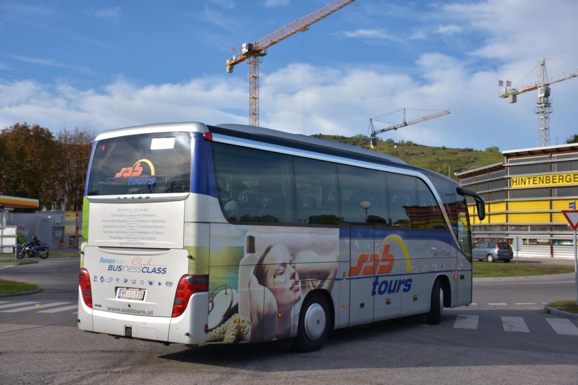 Setra 411 HD von SAB tours aus �sterreich 10/2017 in Krems.