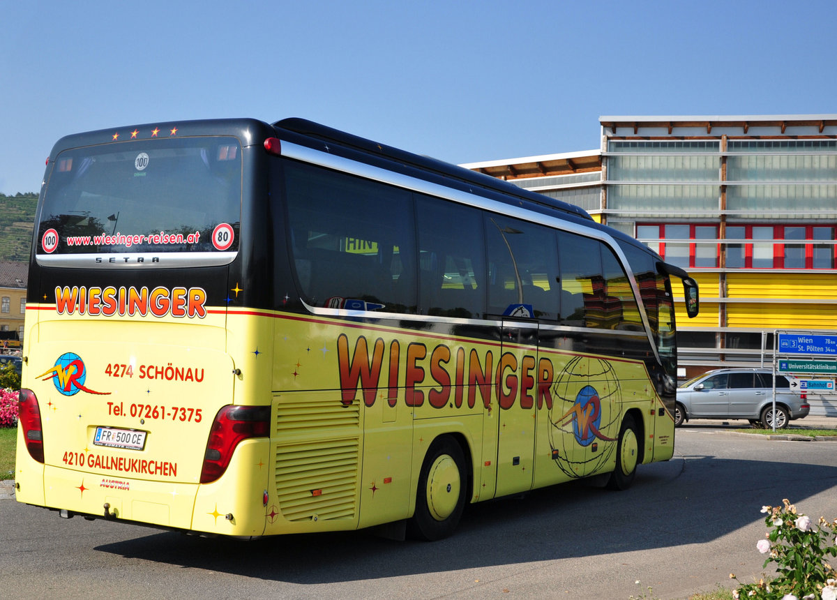 Setra 411 HD von Wiesinger Reisen aus �sterreich in Krems.