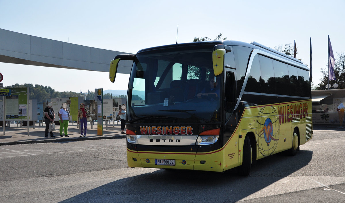 Setra 411 HD von Wiesinger Reisen aus �sterreich in Krems.