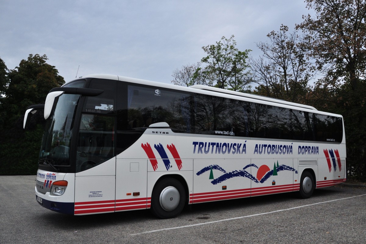 Setra 415 GT-HD aus der CZ im Herbst 2013 in Krems.