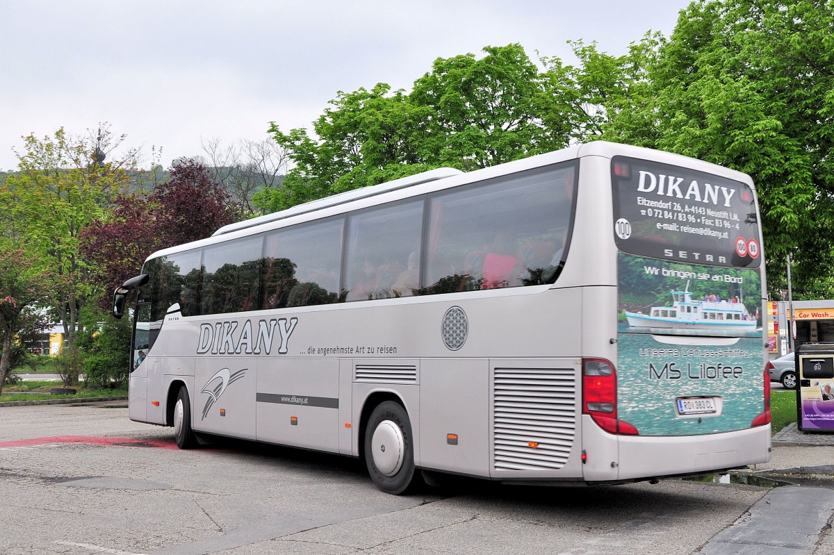 Setra 415 GT-HD von Dikany Reisen aus �sterreich am 3.5.2015 in Krems.