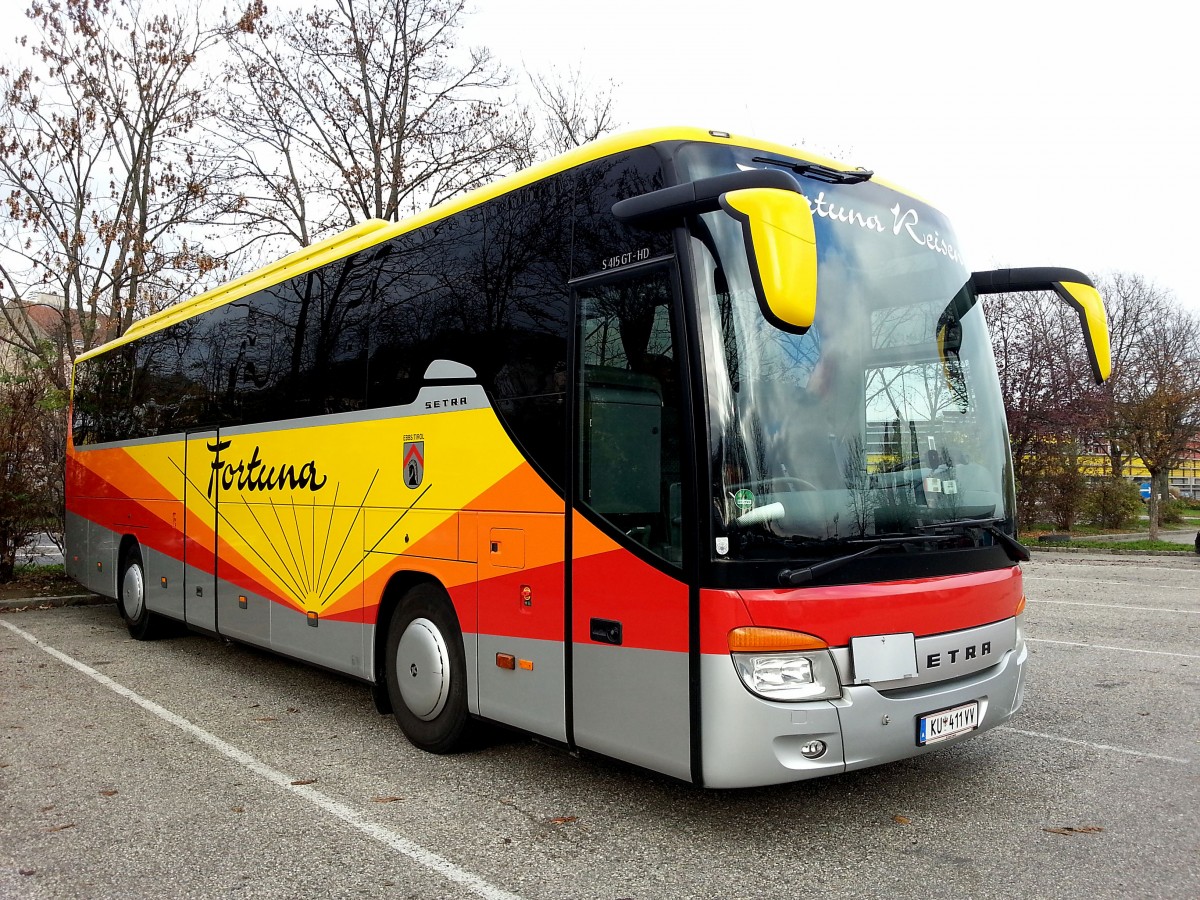 Setra 415 GT-HD von Fortuna Reisen aus sterreich am 16.11.2014 in Krems.