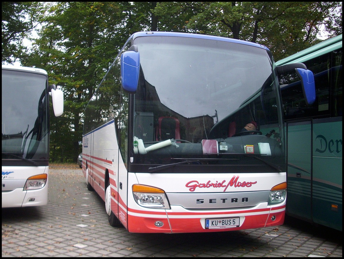 Setra 415 GT-HD von Gabriel Moser aus �sterreich bei der Festung K�nigsstein.