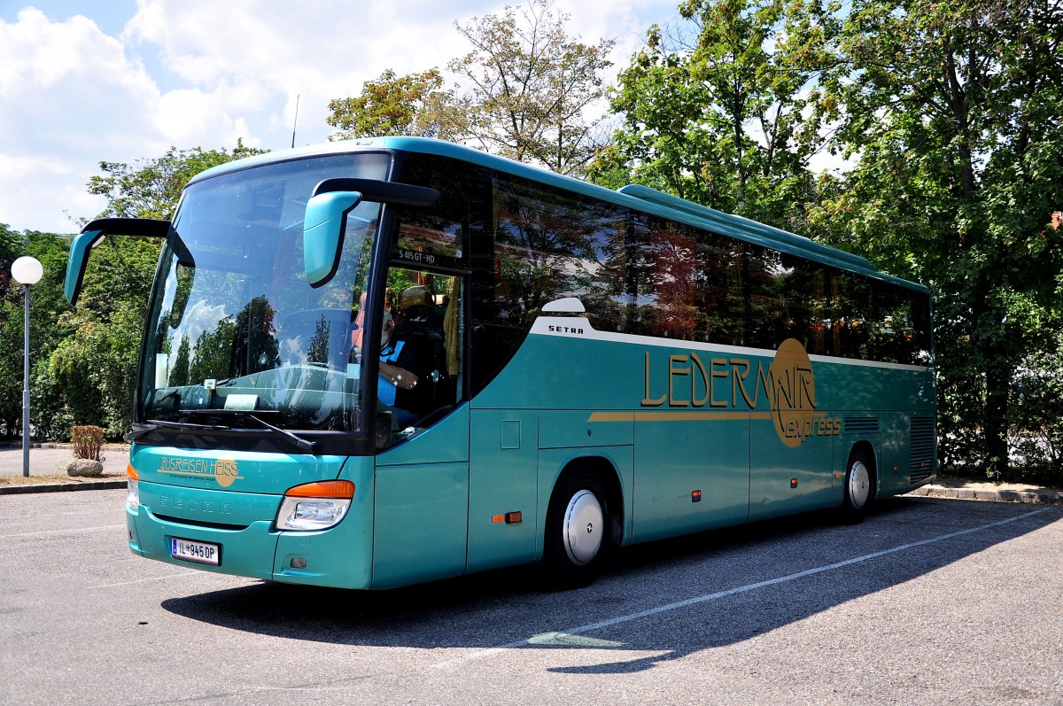Setra 415 GT-HD von Heiss Busreisen aus �sterreich am 23.Juni 2014 in Krems gesehen.