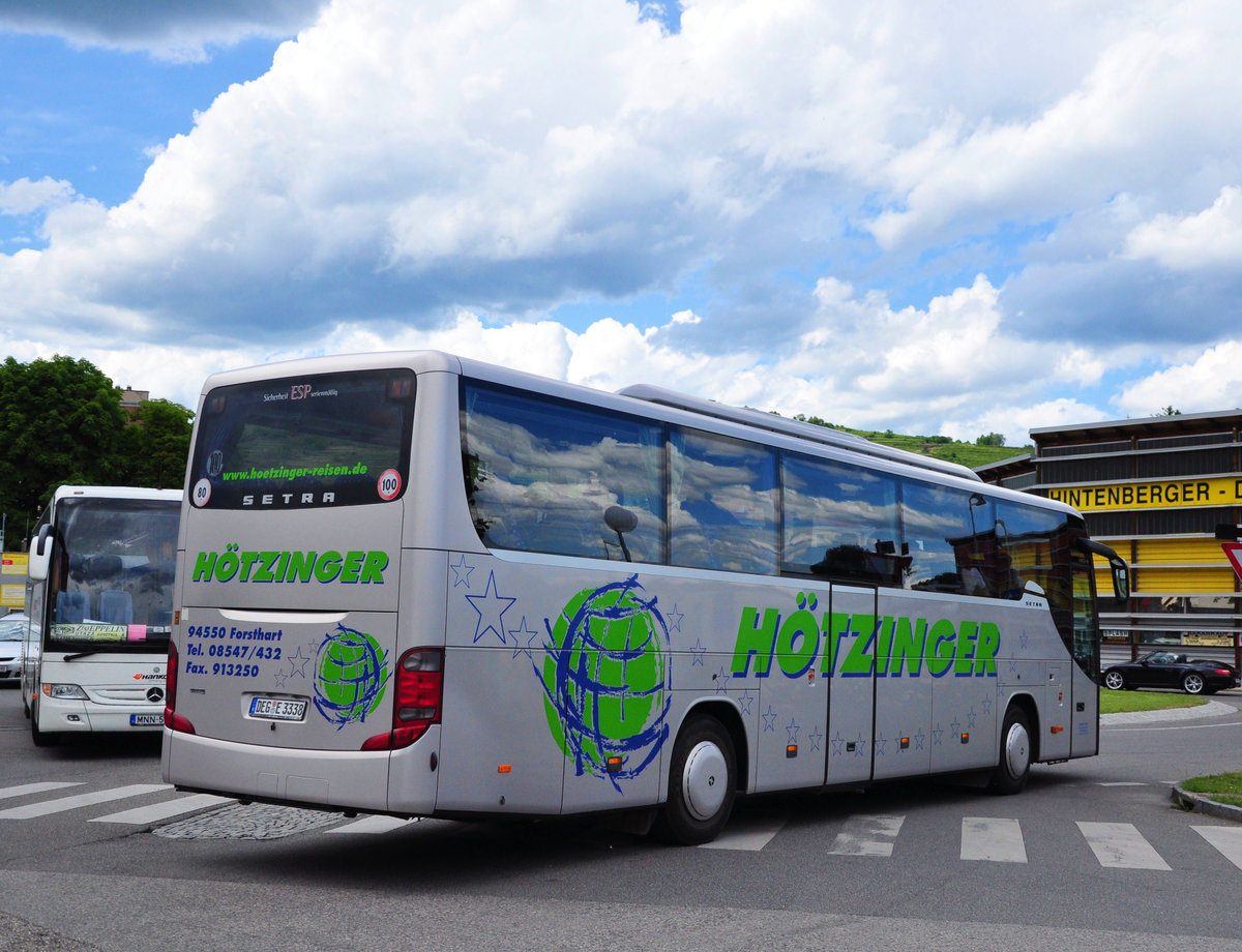 Setra 415 GT-HD von H�tzinger Reisen aus der BRD in Krems.