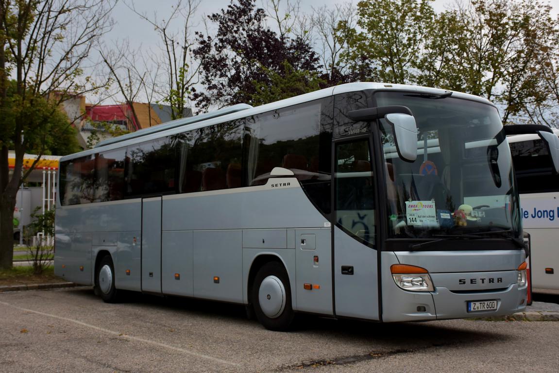 Setra 415 GT-HD von Onka Tours aus der BRD 2018 in Krems gesehen.