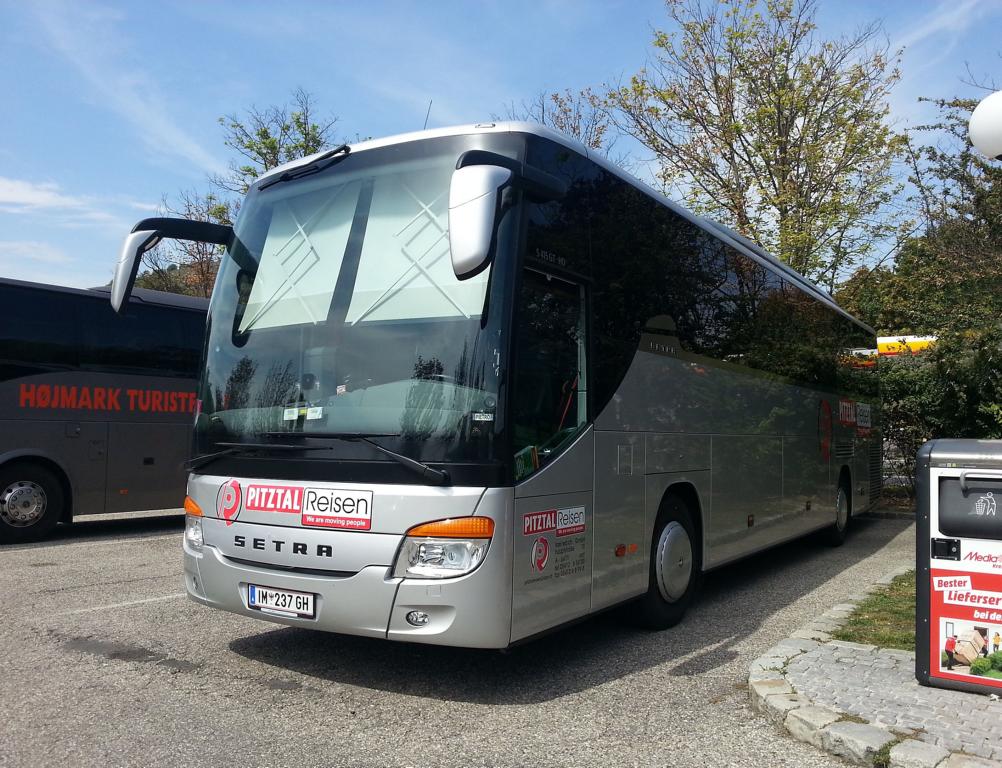 Setra 415 GT-HD von Pitztal Reisen aus �sterreich 2017 in Krems.