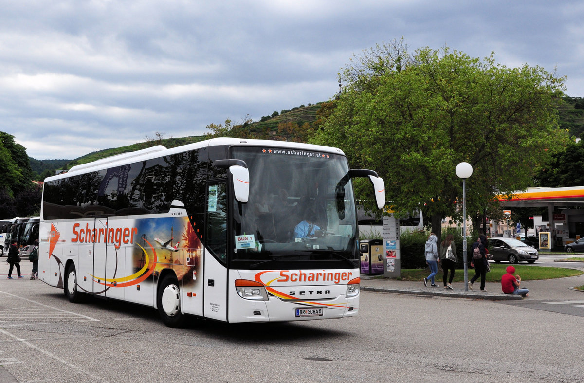 Setra 415 GT-HD von Scharinger Reisen aus �sterreich in Krems gesehen. 
