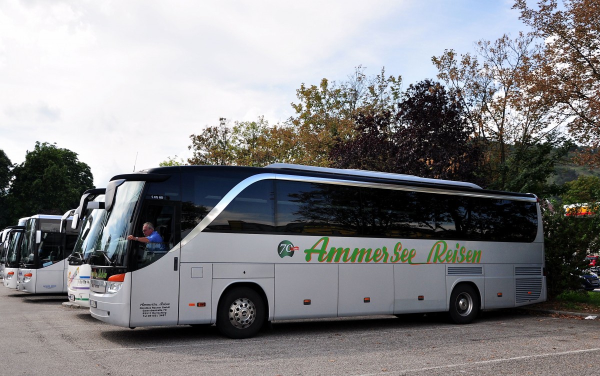 Setra 415 HD von Ammersee Reisen aus der BRD am 3.August 2014 in Krems.