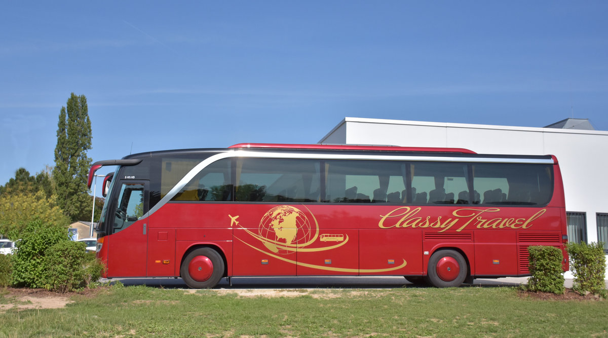 Setra 415 HD von Classy Travel aus �sterreich 2017 in Krems.