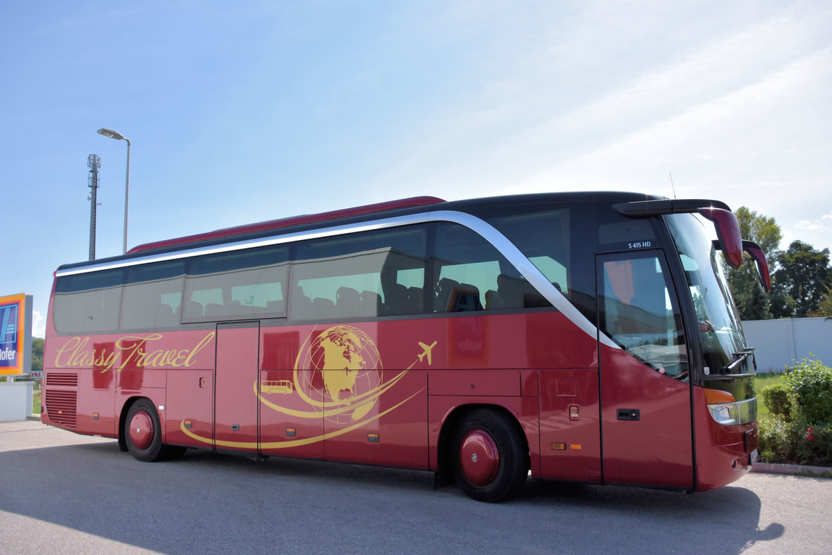 Setra 415 HD von Classy Travel aus �sterreich 2017 in Krems.