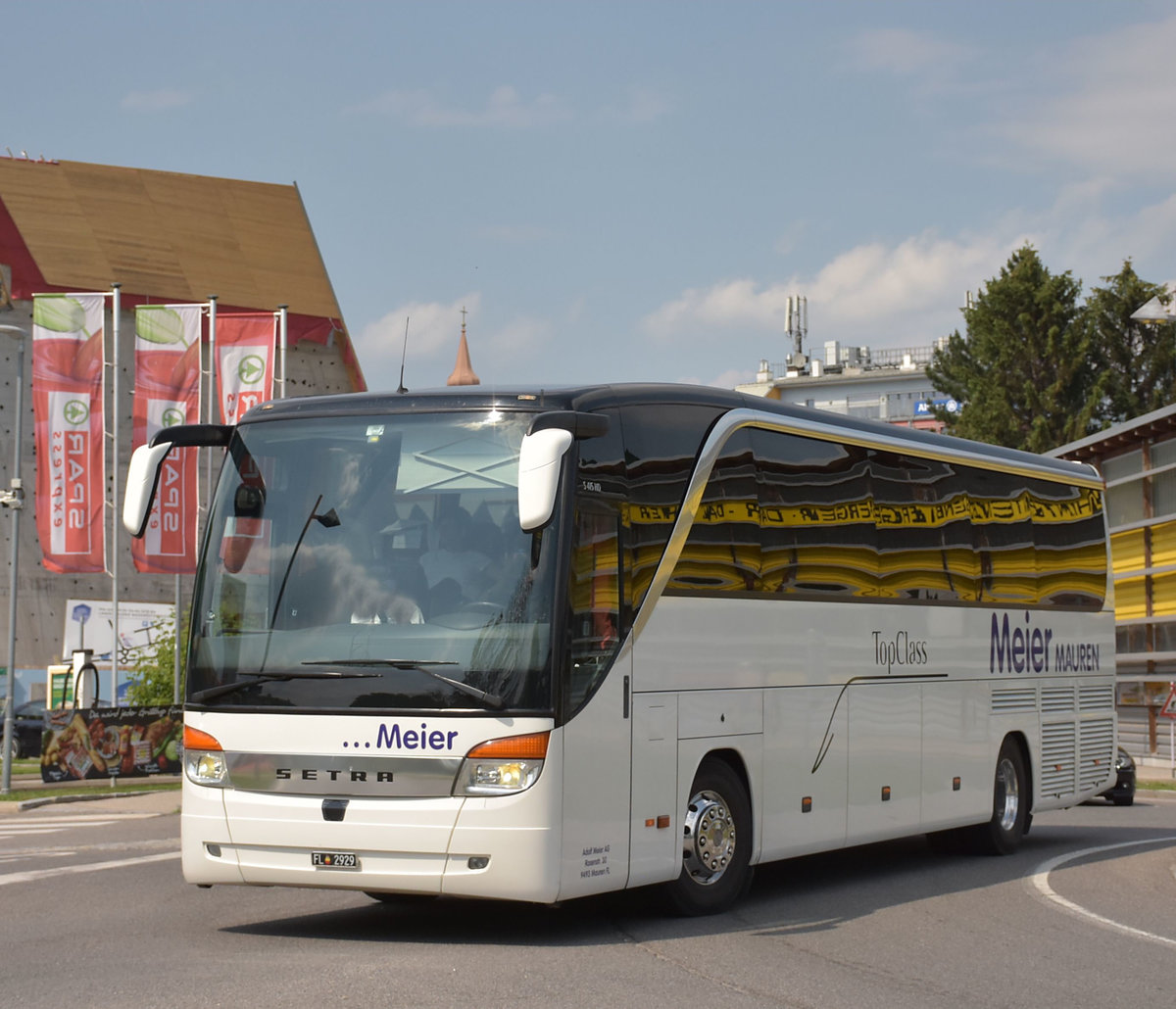 Setra 415 HD von Meier Reisen aus FL 2018 in Krems.