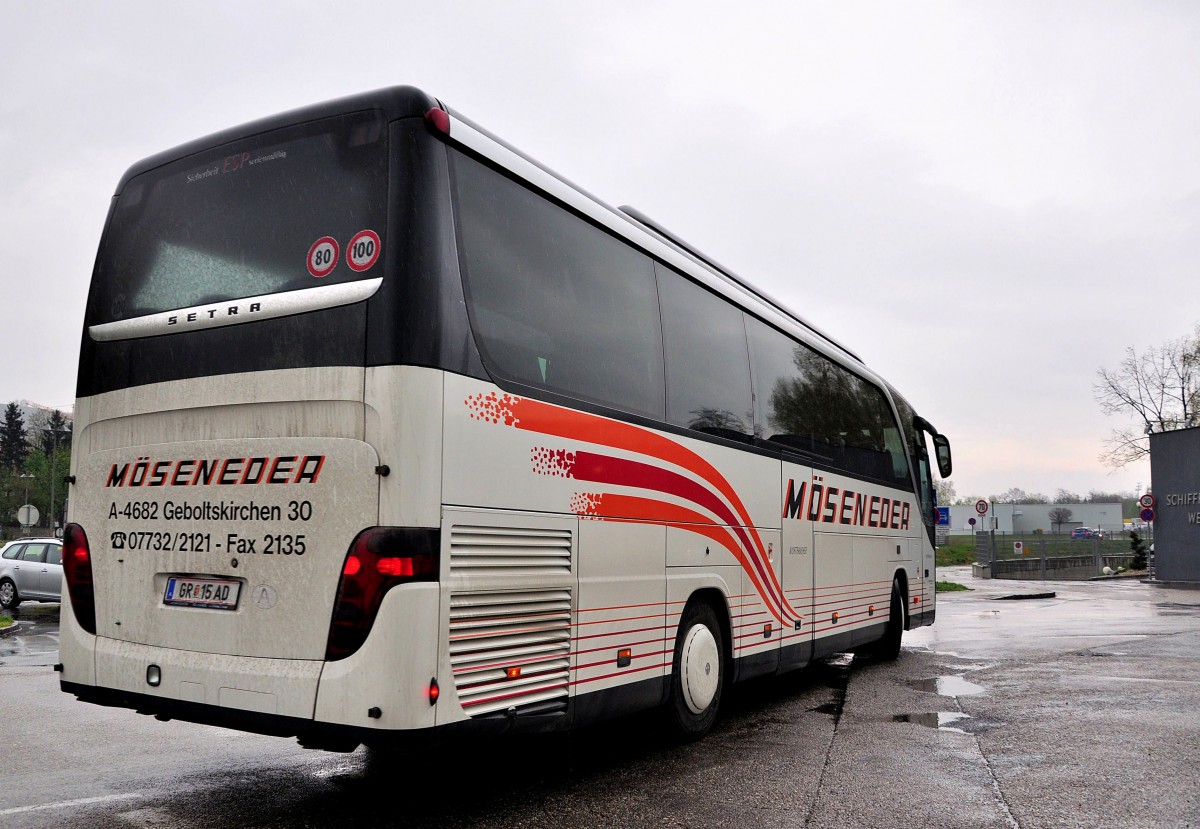 Setra 415 HD von M�seneder Reisen aus �sterreich am 17.4.2015 in Krems.