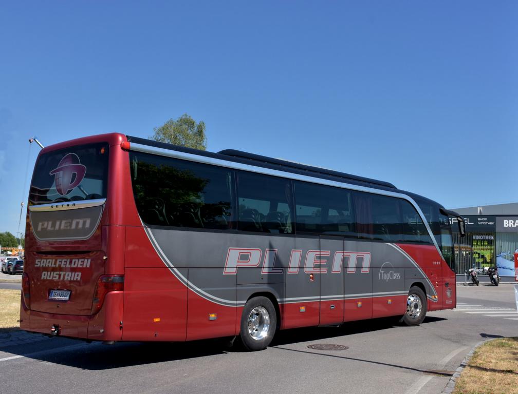 Setra 415 HD von PLIEM Reisen aus sterreich 06/2017 in Krems.